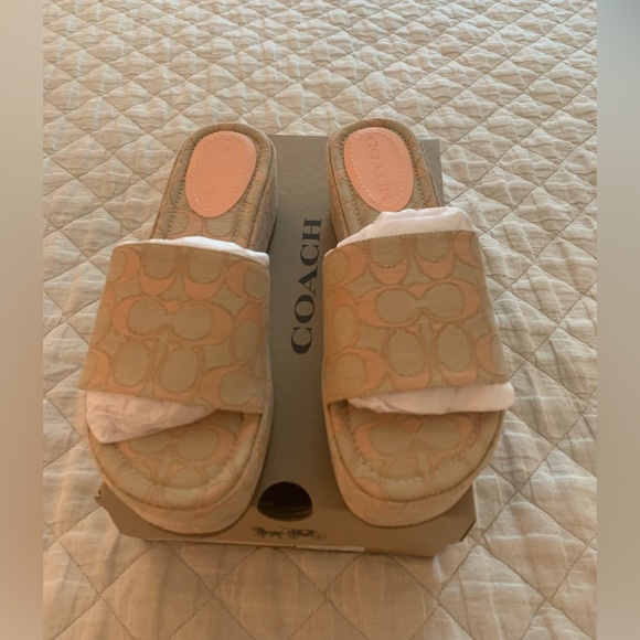 Coach Eloise SIG Sandals size 7.5 - Picture 6 of 6